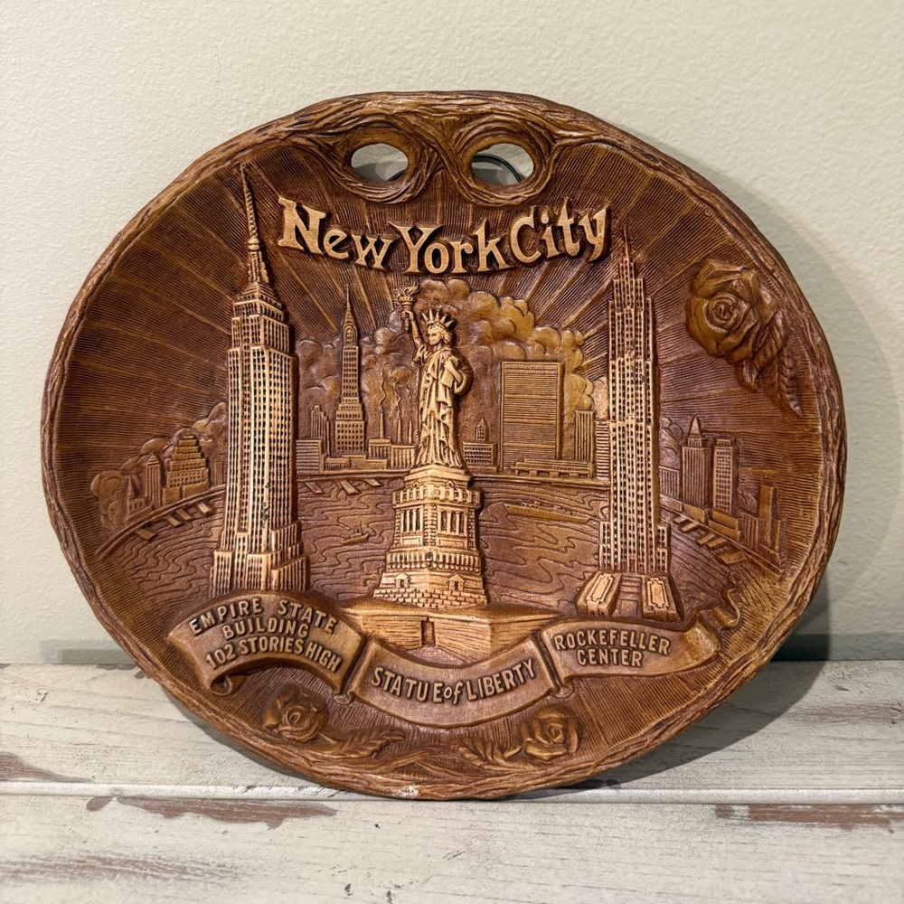 Vintage 60s New York City Faux Wood Plaque Plate Souvenir Arrow Novelty Company
